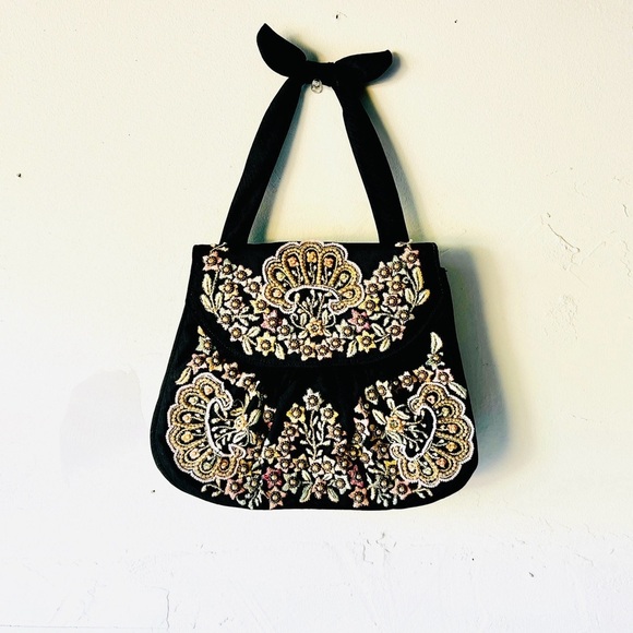 Vintage Handbags - Vintage Elegant Black and Gold Embroidered & Beaded Bag